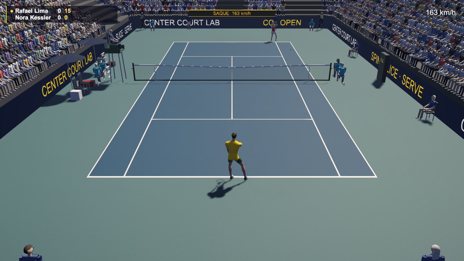 Partida de tênis do protótipo CenterCourt em uma quadra de estádio